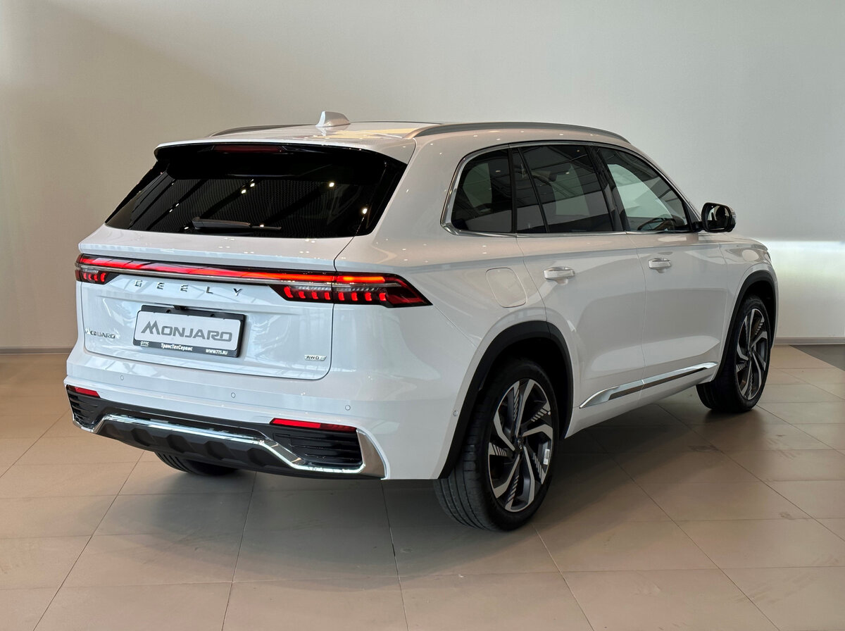 Geely Monjaro белый 2024 коричневый салон