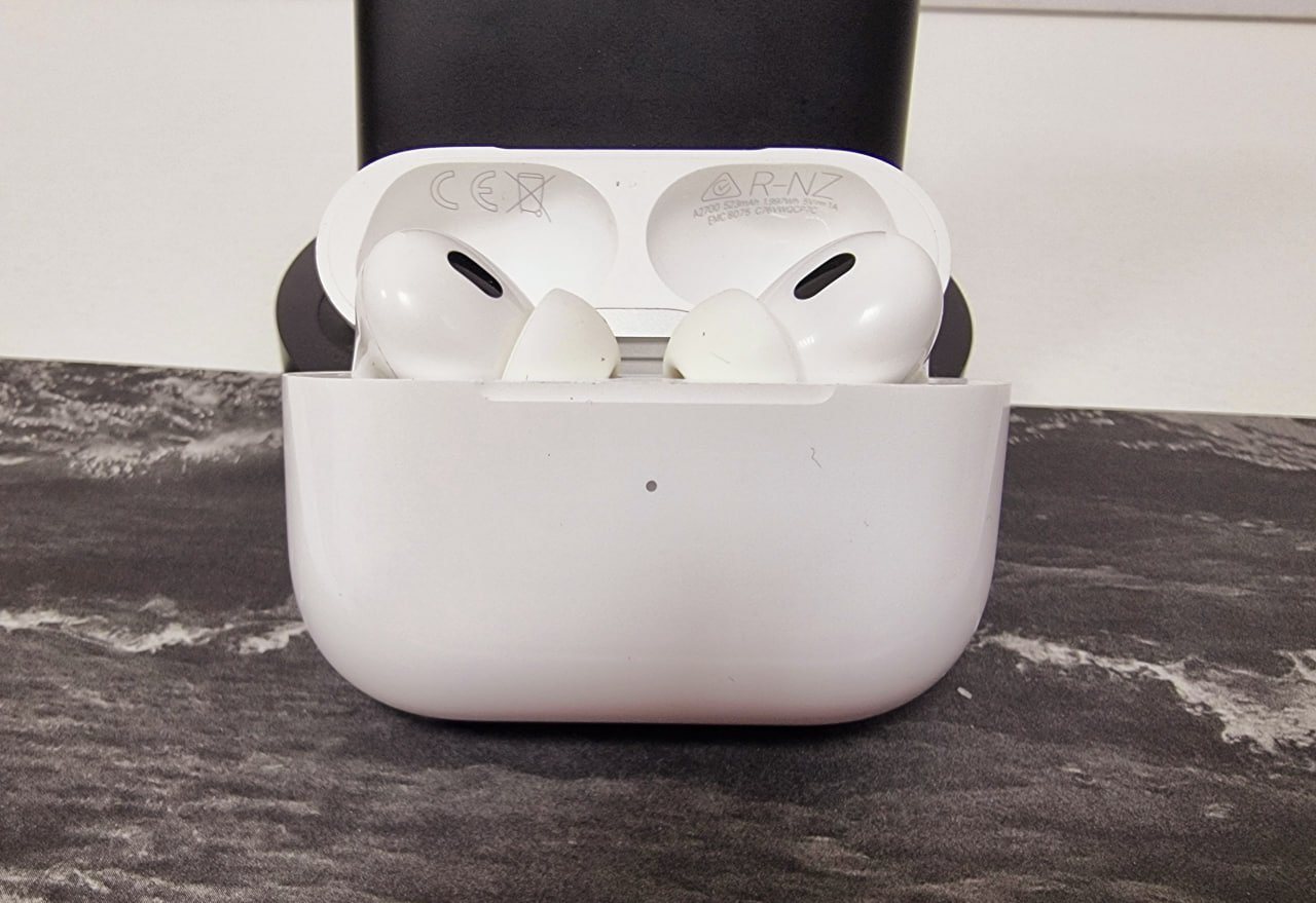Наушники беспроводные AirPods Pro MWP22 - Б/У